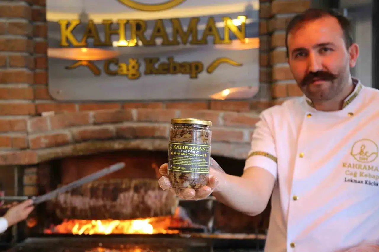Cağ Kebabını Kavanozla Dünyaya Gönderiyor
