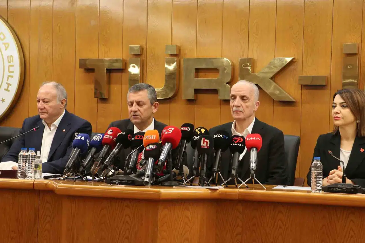 CHP Genel Başkanı Özel’den Türk-İş’e Ziyaret