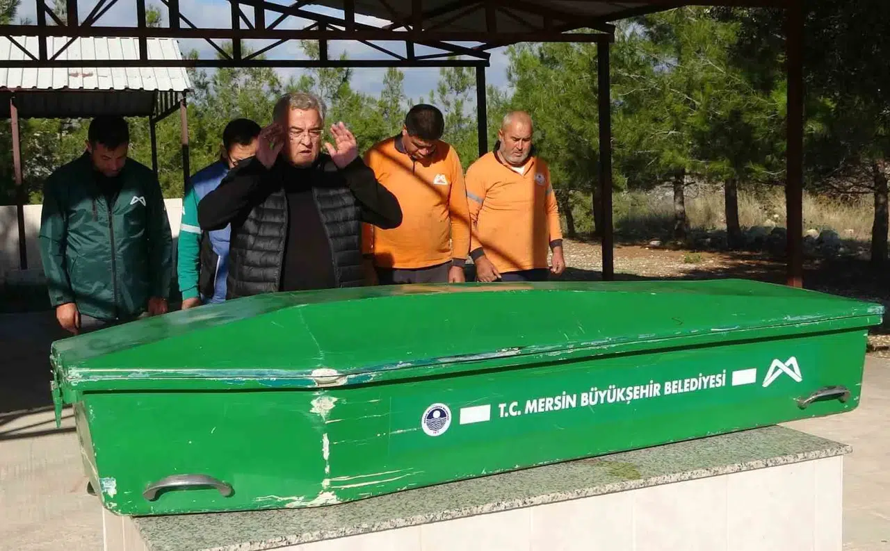 Çilli Bom’u Birinci Çıkaran Bestekar Hayatını Kaybetti: 5 Kişi ile Kimsesizler Mezarlığına Defin Edildi