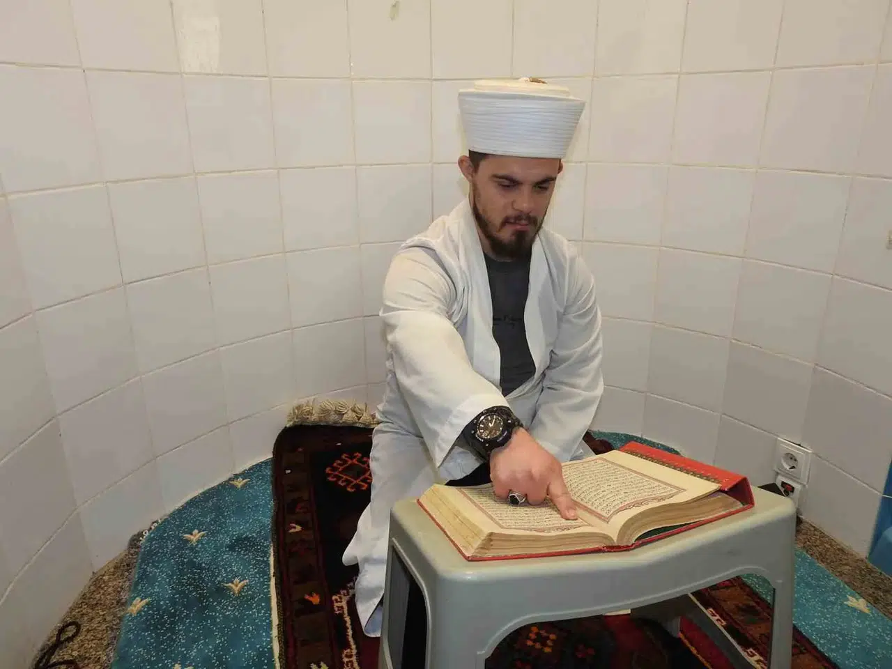 Down Sendromlu Emre Lök’ün Kur’an-I Kerim ve Cami Aşkı