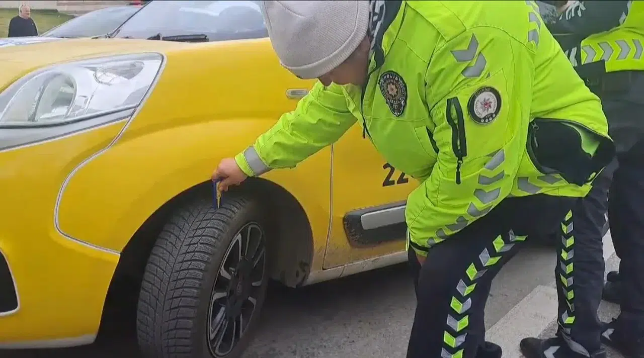 Edirne’de Polis Gruplarından Kış Lastiği Uygulaması