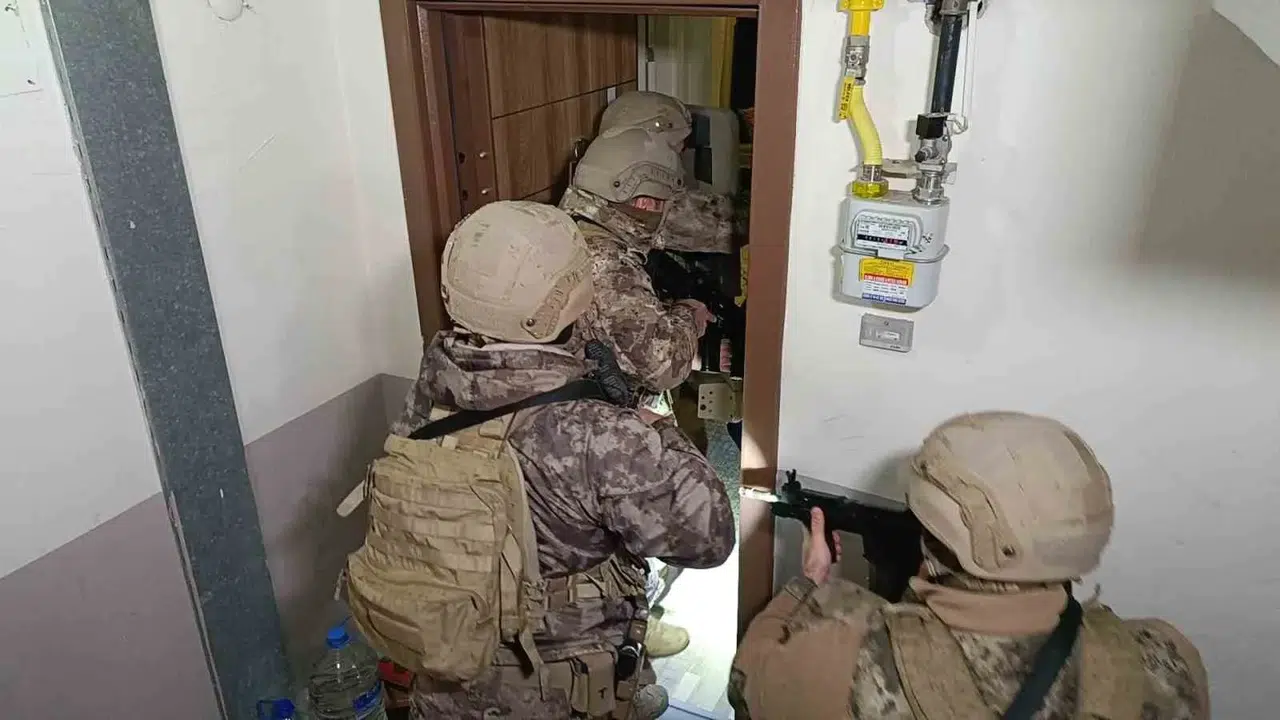 Edirne’de Şafak Operasyonu: 26 Kuşkulu Gözaltına Alındı