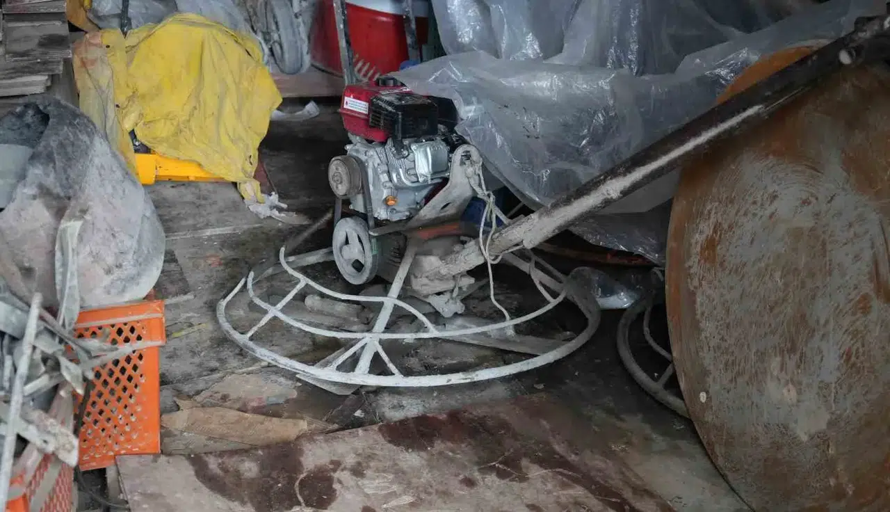 El Otomobiliyle Gelip İnşaat Materyallerini Çaldılar