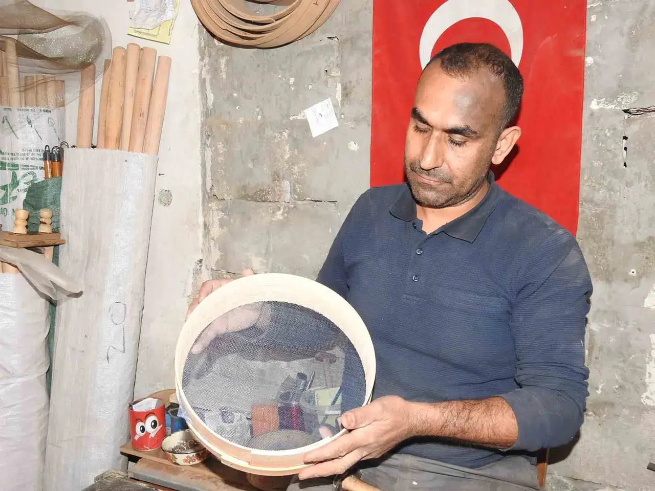 Elek Ustası 32 Yıldır Mesleğini Severek Sürdürüyor