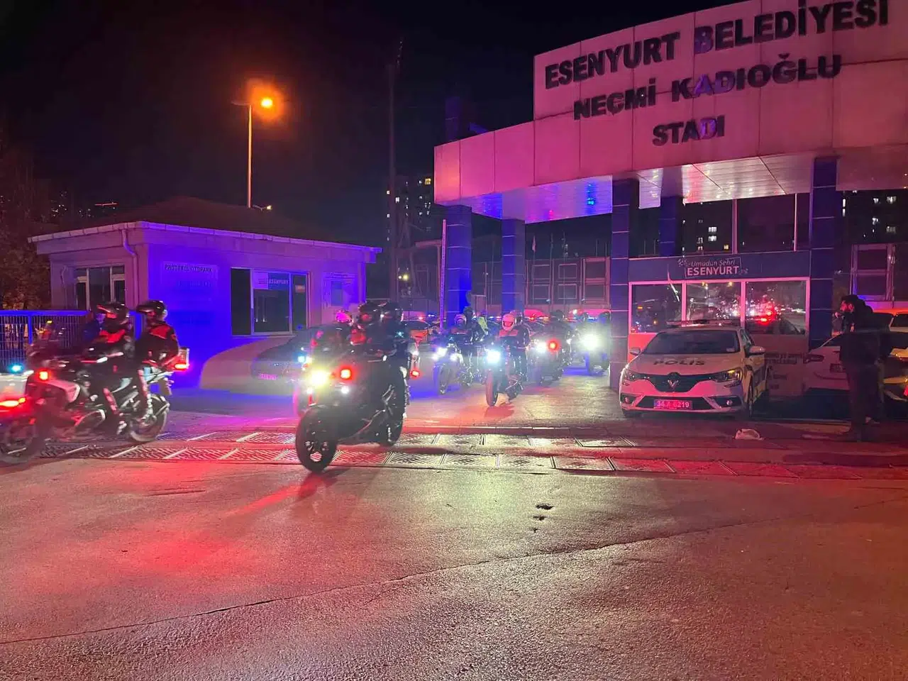 Esenyurt’ta Birçok Noktada Genel Asayiş Uygulaması Yapıldı