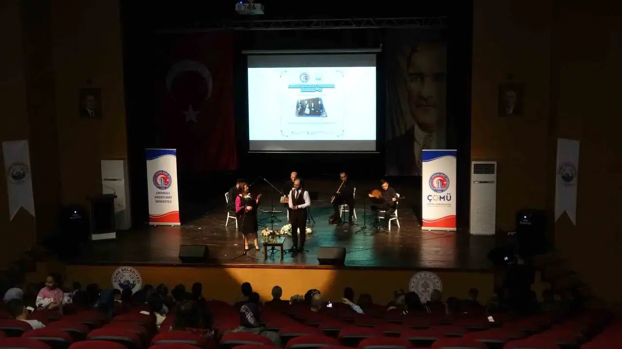 Ezine’de Köy Çocukları İçin Verilen Konsere, Bilet Yerine Bot ile Girdiler