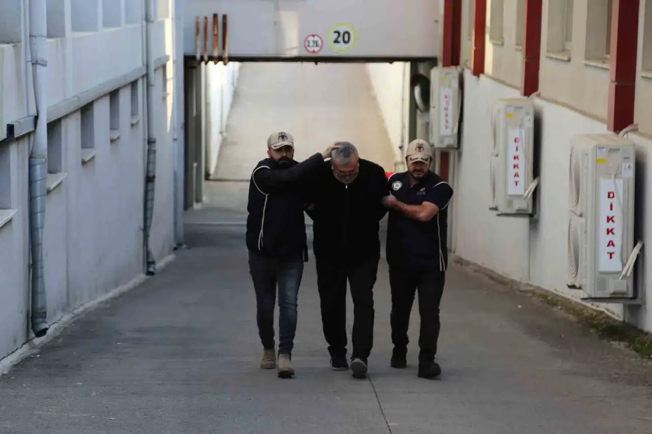 FETÖ’den Aranan Eski 4. Sınıf Emniyet Müdürü Adana’da Yakalandı