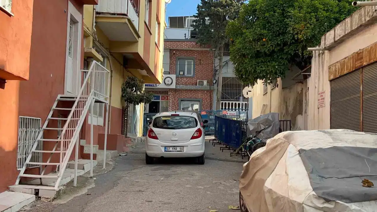 Genç Bayan Çıkan Arbedede Tabancayla Vurularak Ölmüş