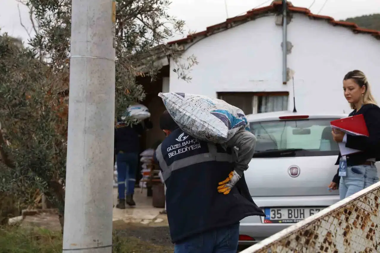 Güzelbahçe Belediyesinden Gereksinim Sahiplerine Kış Dayanağı