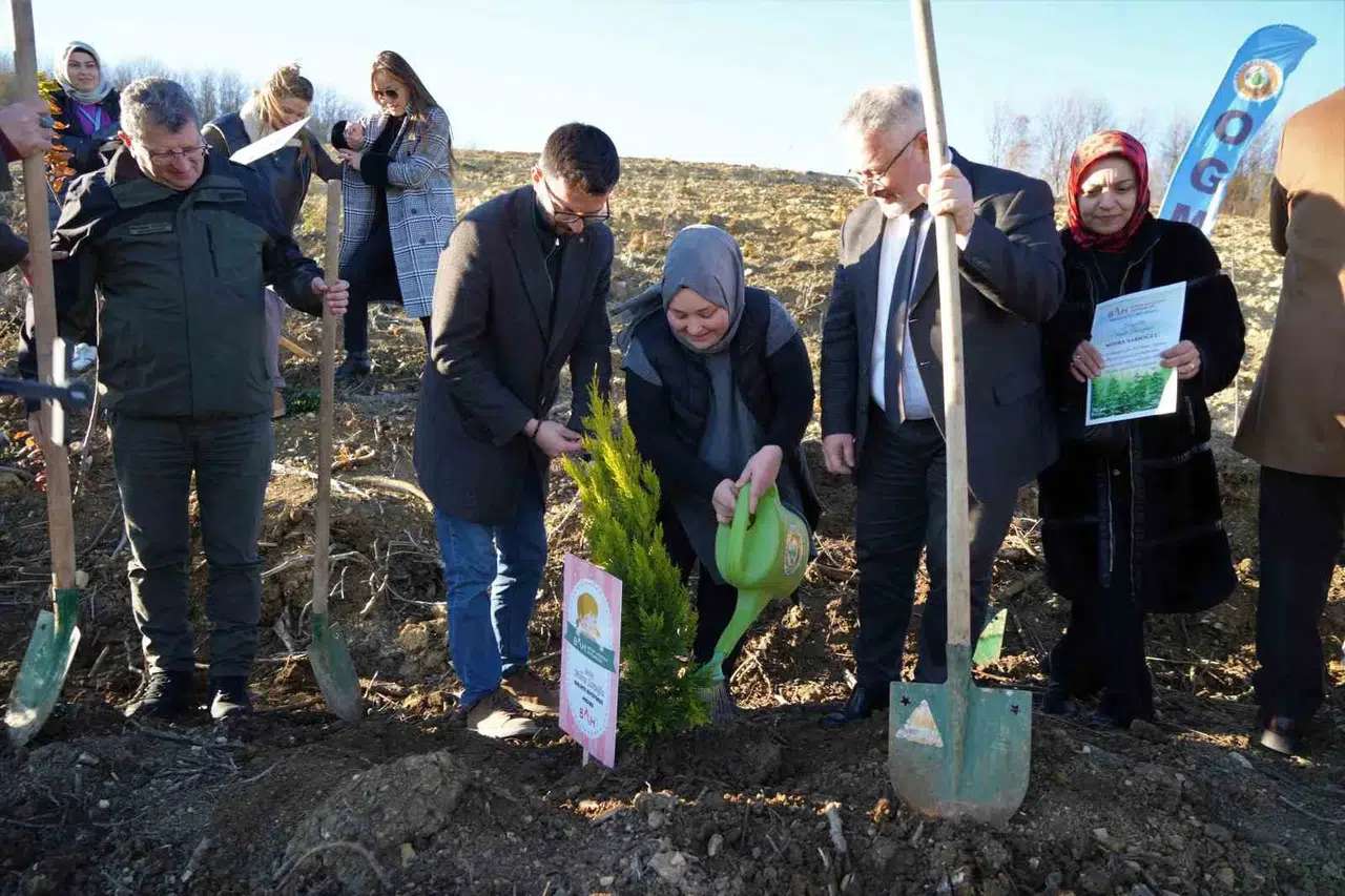 Her Bebek Bir Fidan: Yeni Doğan Bebekler İsmine Fidan Diktiler