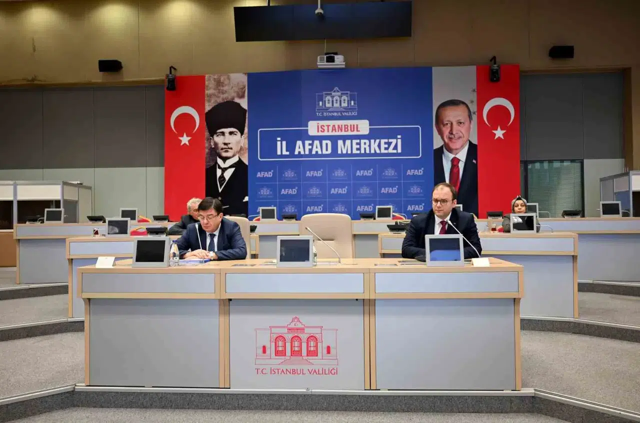 İstanbul Valiliği ve Vilayet Sıhhat Müdürlüğünden "Fermuar Sistemi" Toplantısı
