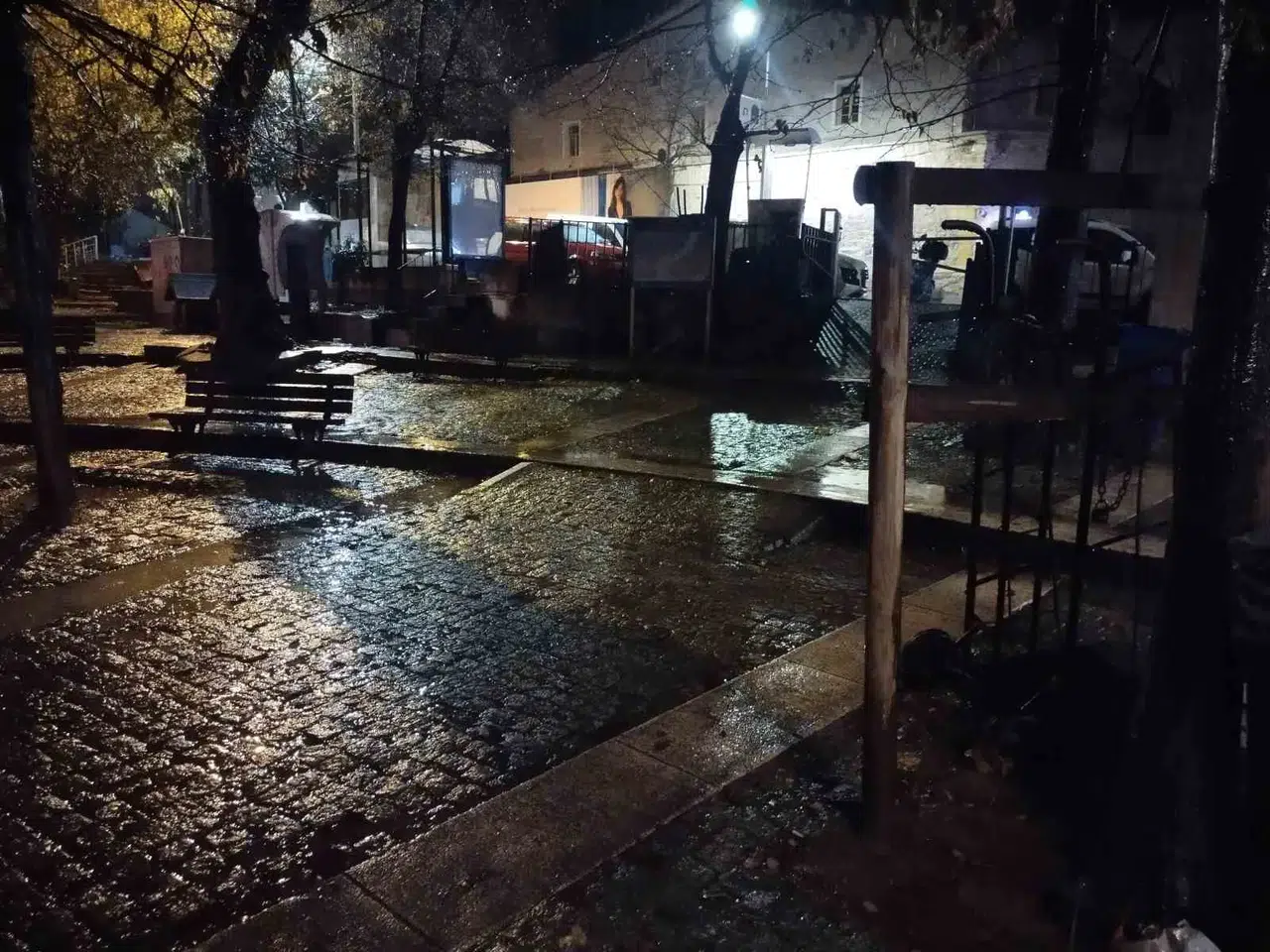 İstanbul’da Sağanak Yağış Gece Saatlerinde de Tesirini Sürdürüyor