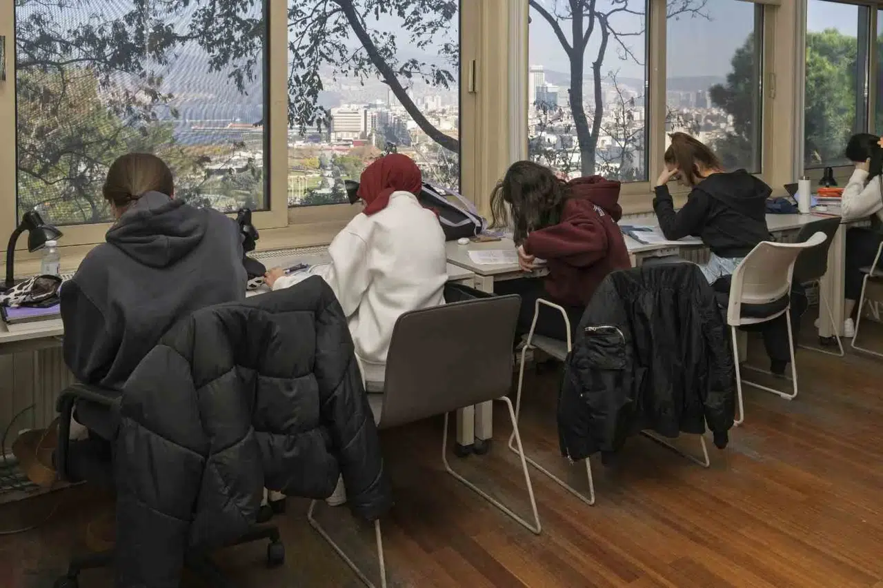 İzmir’in Kütüphaneleri Binlerce Genci Ağırlıyor