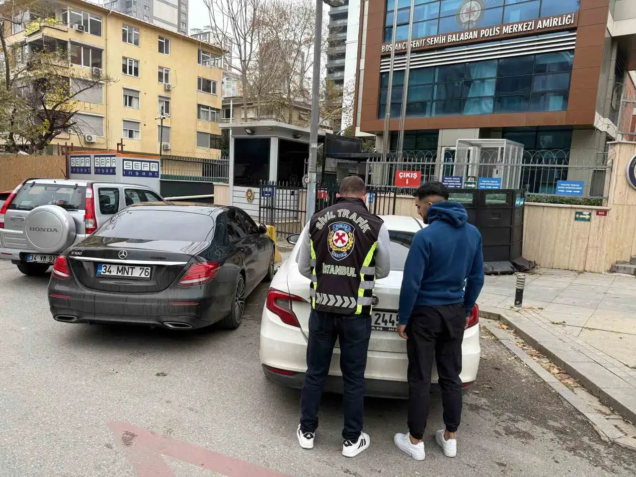 Kadıköy’de Polisten Kaçan Araba Şoförüne 76 Bin Lira Ceza Uygulandı