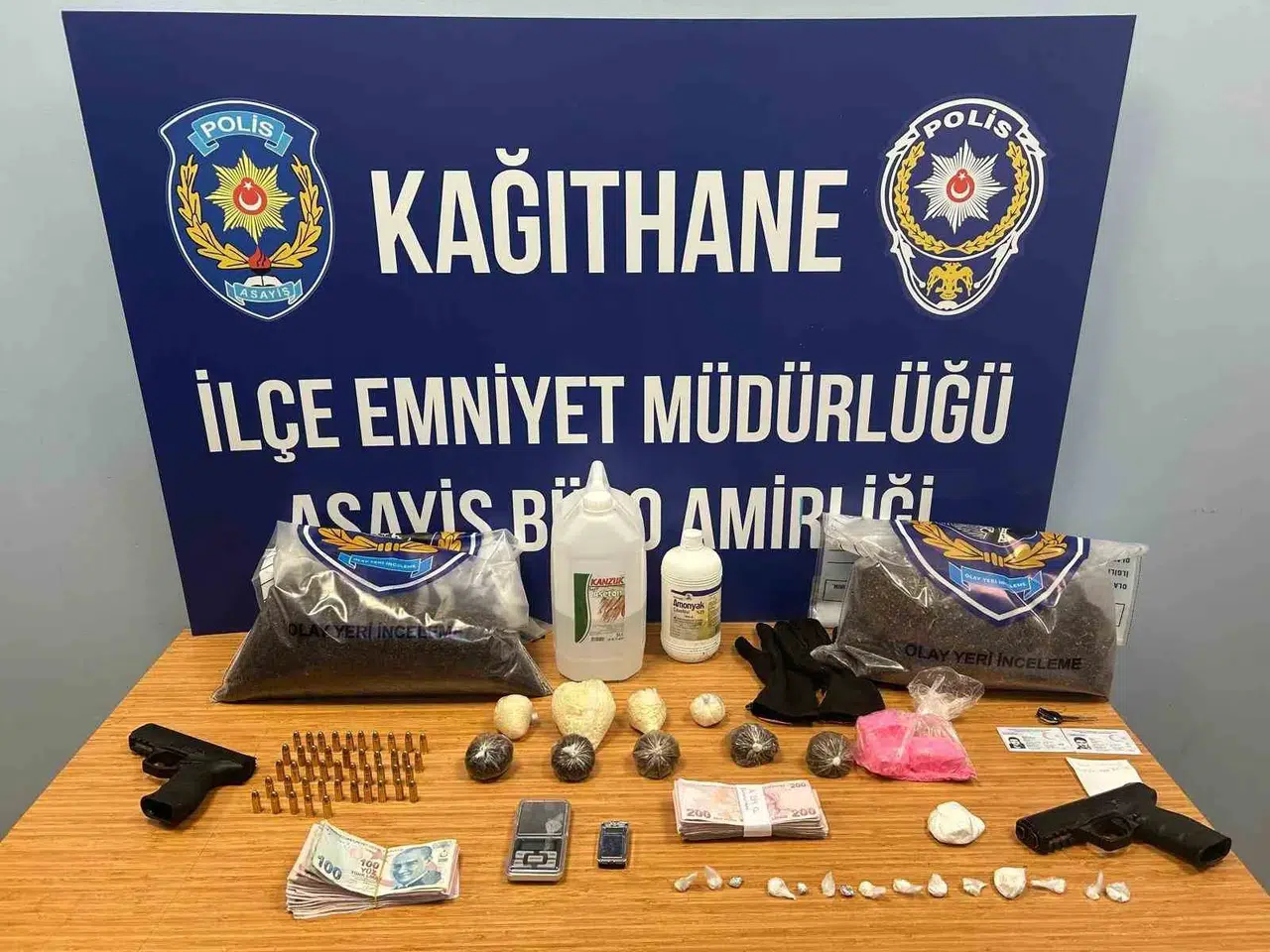 Kağıthane’de Uyuşturucu Satıcılarına Operasyon: 5 Kuşkulu Yakalandı