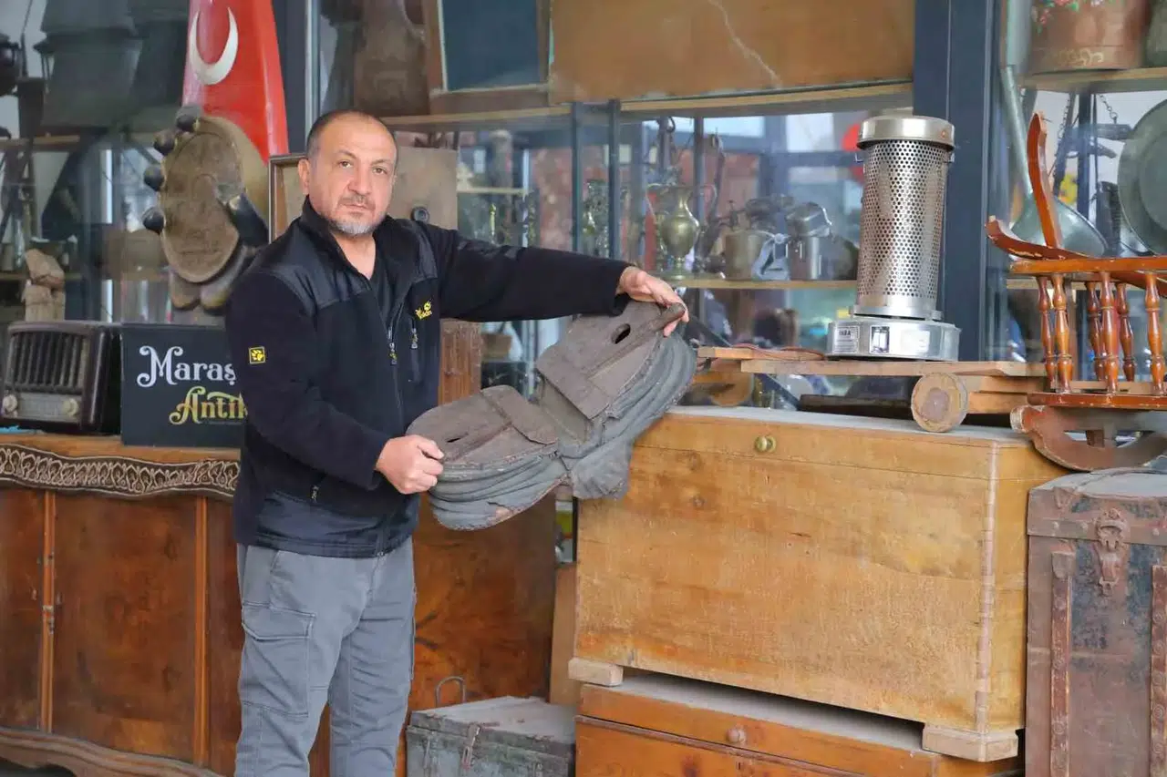 Kahramanmaraşlı Antika Tutkunu, Sarsıntıda Kurtarılan Eşyaları Sergiliyor