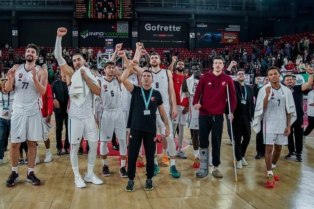 Karşıyaka Basket, İç Alandaki 6 Maçının 5’inde 100 Sayı Attı