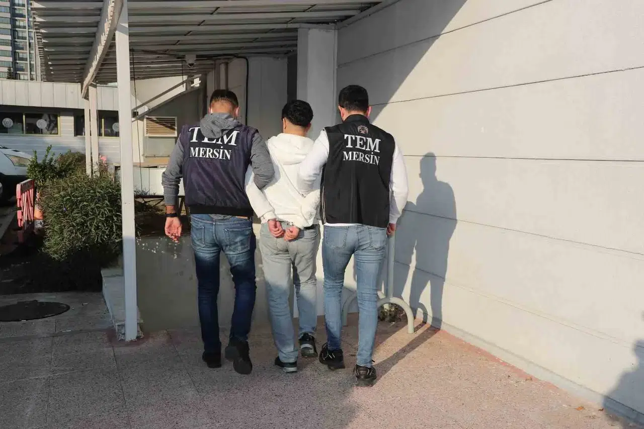 Mersin’de 60 Yıldan Fazla Mahpus Cezası Alan Firari Yakalandı