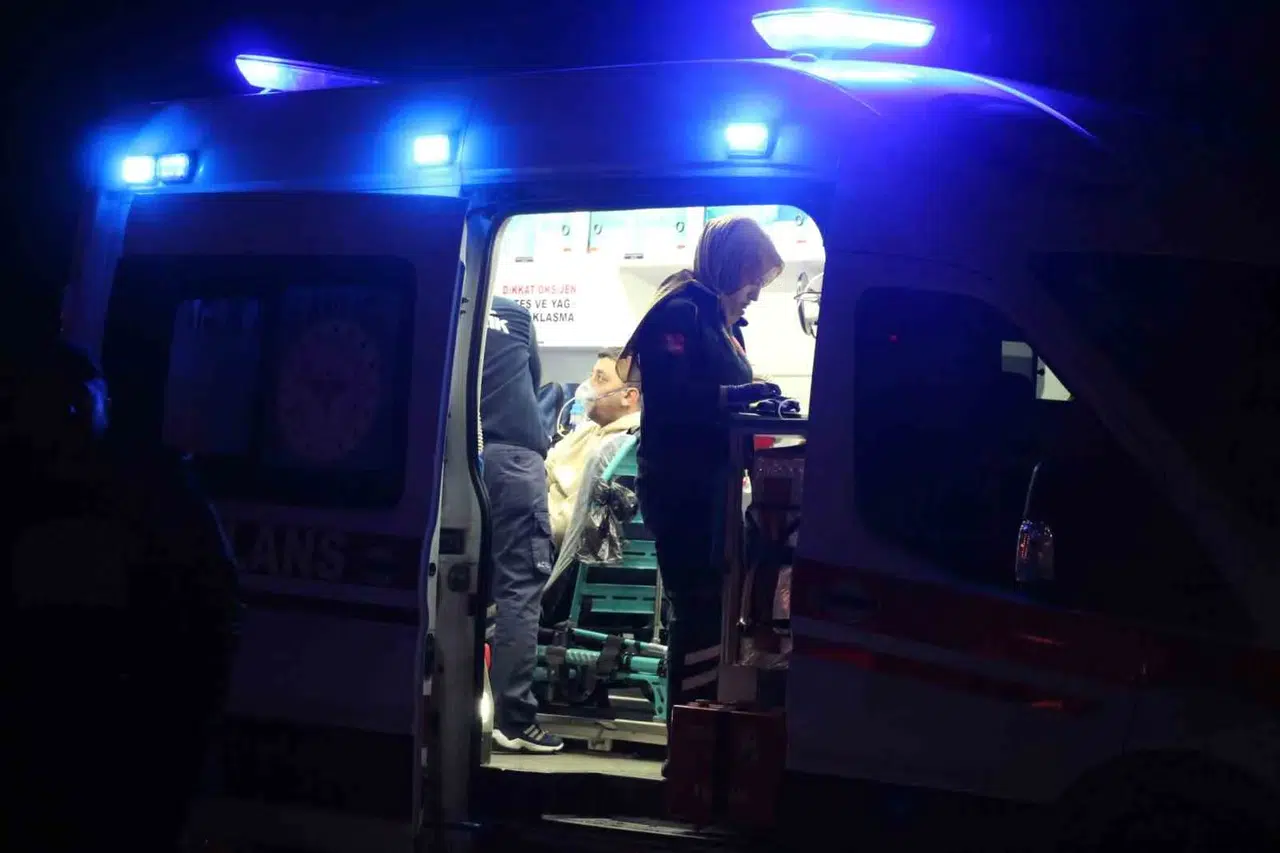 Sakarya’da Geri Dönüşüm Tesisinde Yangın: 8 Personel Dumandan Etkilendi