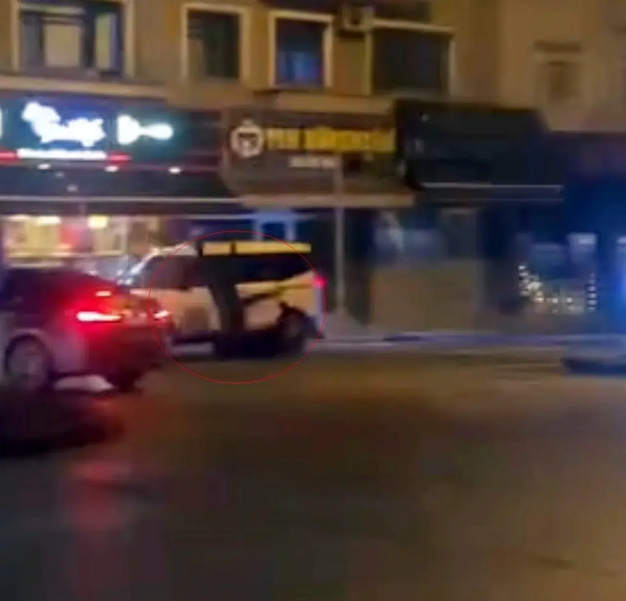 Sakarya’da Sinema Sahnelerini Aratmayacak Olay: Polisten Kaçarken Kaza Yaptılar