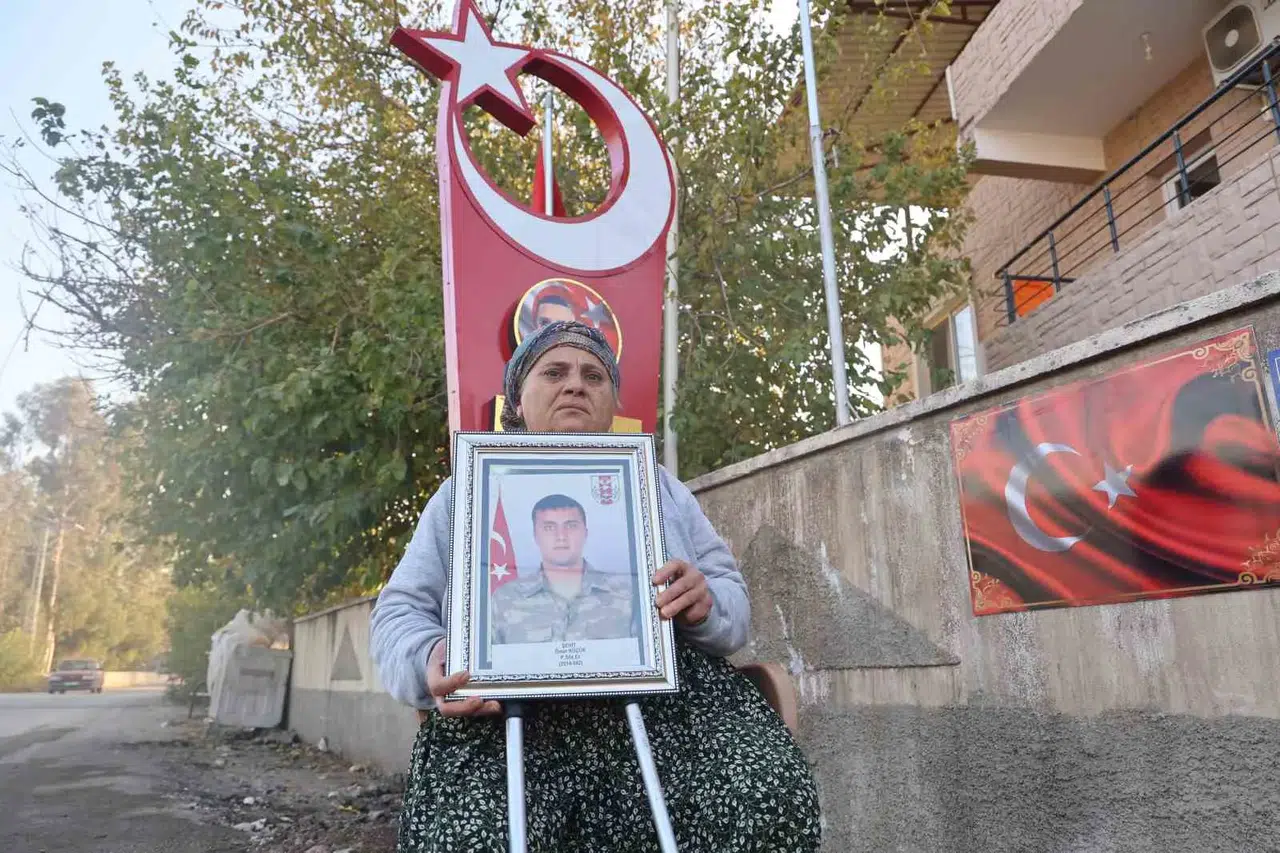 Şehit Anasının Gözyaşlarına Evladının Silah Arkadaşları Son Verdi
