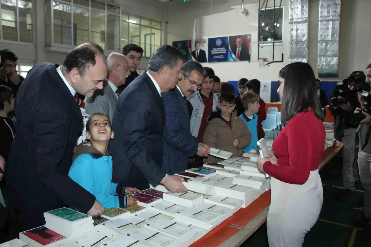Şırnak’ta Kitap Fuarı Düzenlendi