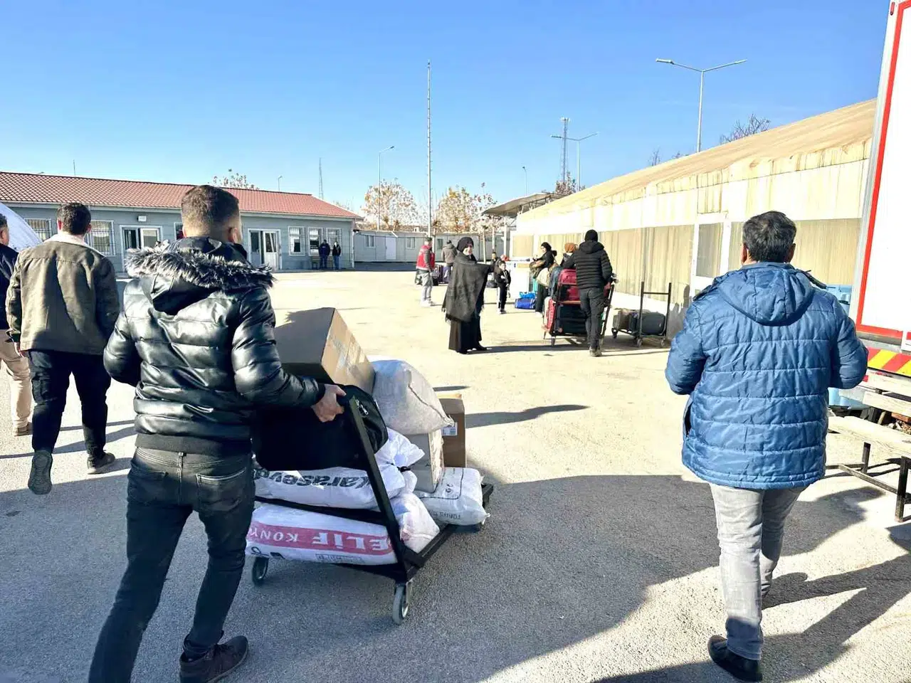 Suriye’de Esad Rejiminin Yıkılmasıyla Mülteciler Ülkelerine Dönmeye Devam Ediyor