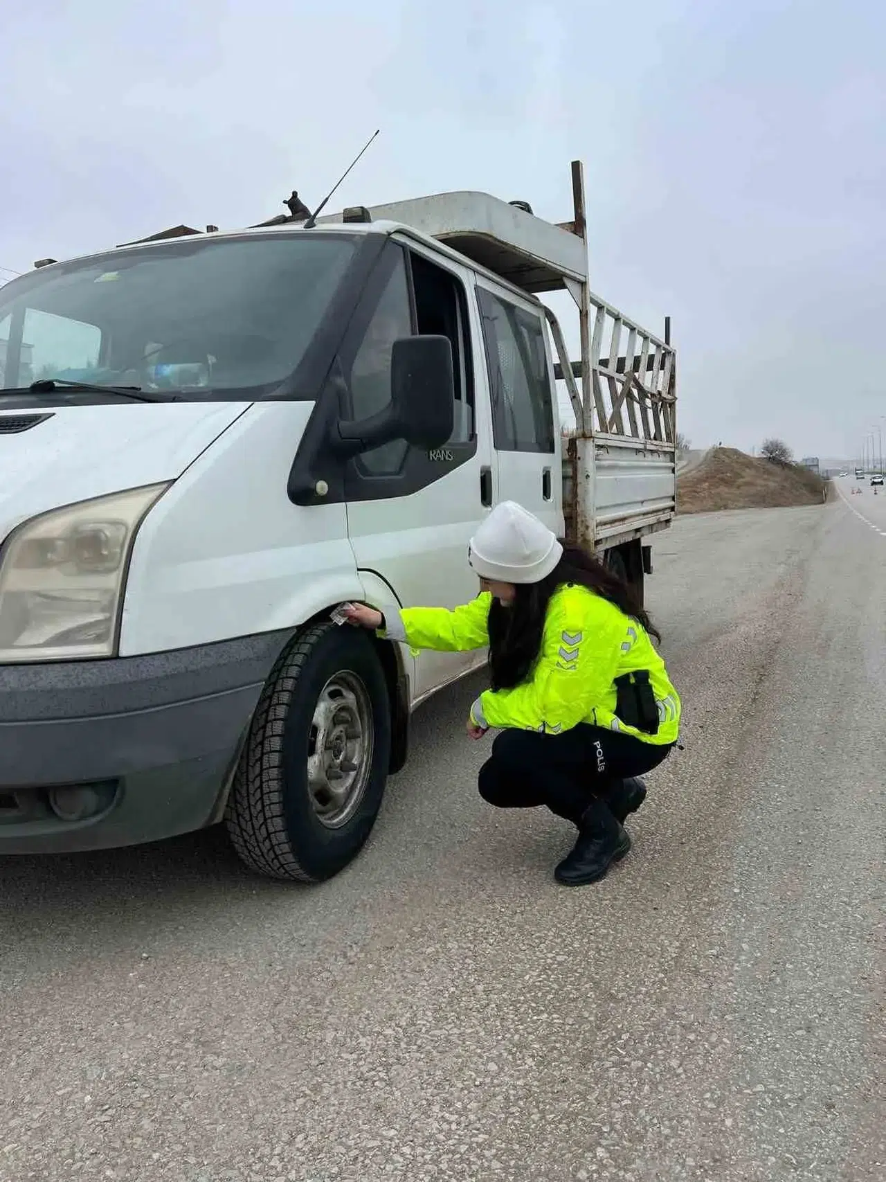 Ticari Araçlara Kış Lastiği Kontrolü Başladı