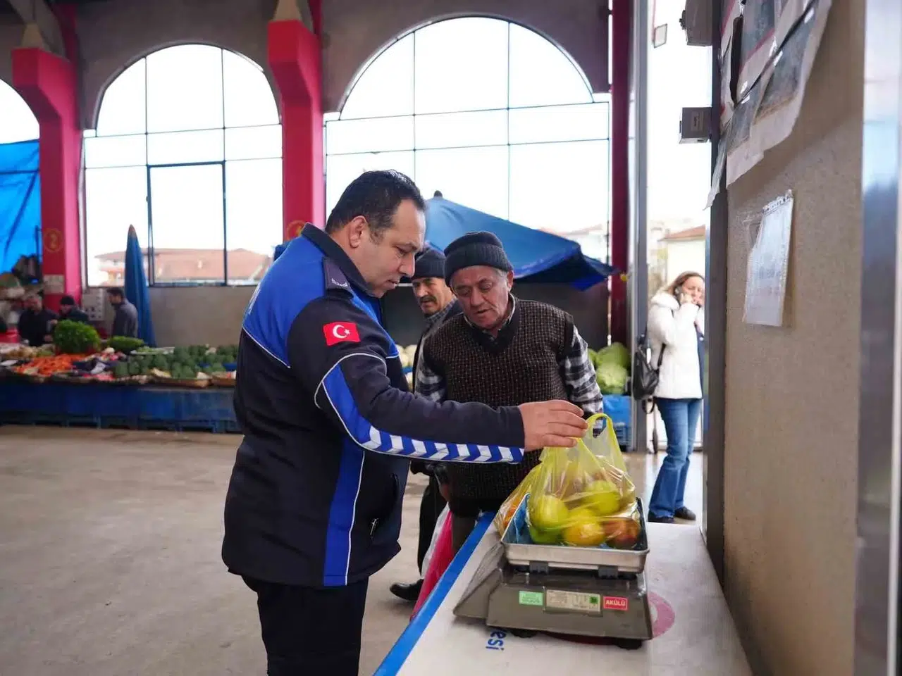 Vatandaş Aldığı Eserin Kilosunu Denetim Ediyor