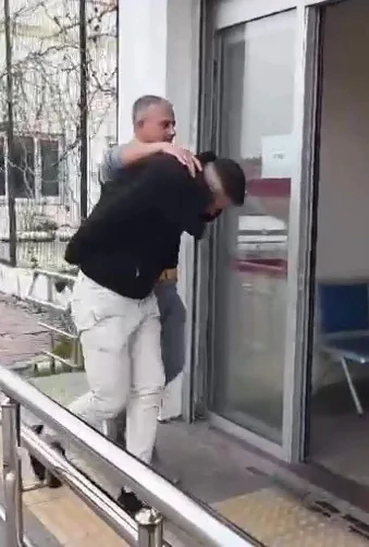 Yaşlı Bayanı "Kimliğin FETÖ’nün Eline Geçti" Mazeretiyle 700 Bin TL Dolandırdılar