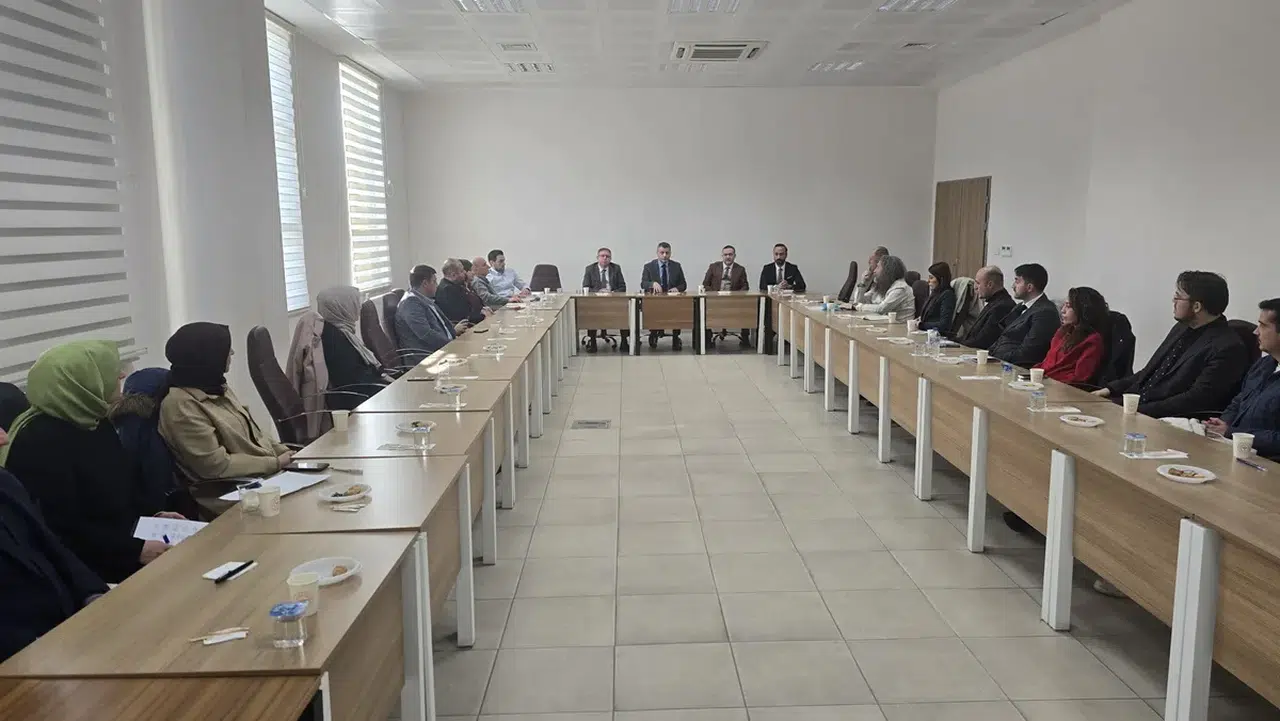 Acil Sağlık Hizmetleri Masada