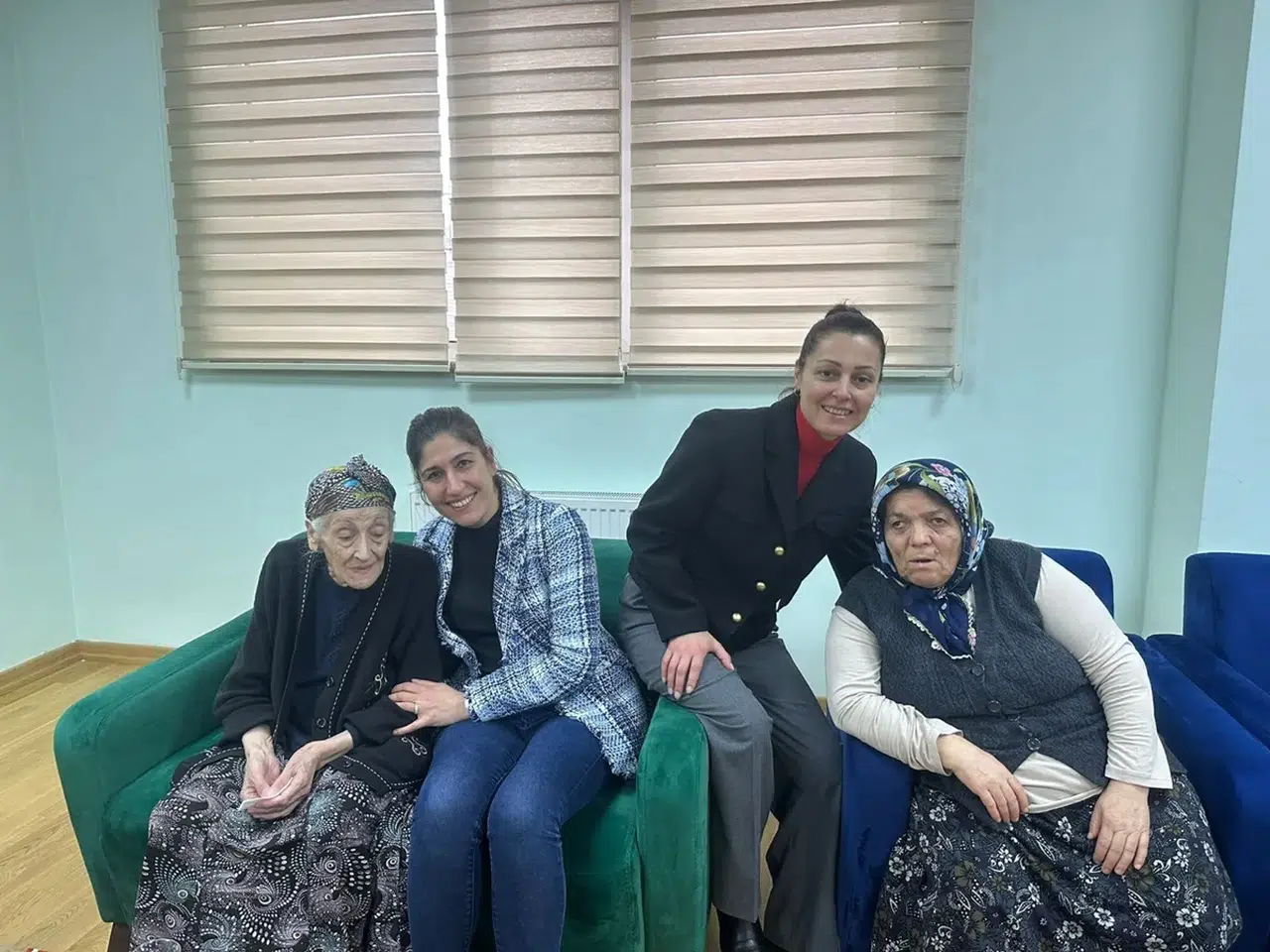 CHP’li Kadınlardan Sevgi Evi ve Huzurevi Ziyaretleri