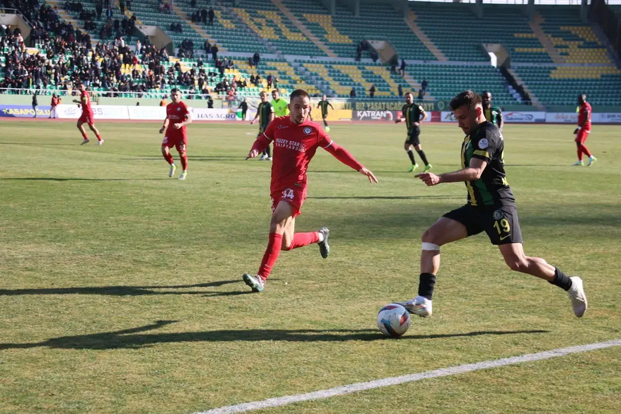 Çorumlu Futbolcu İlk Kez Rakip Oldu