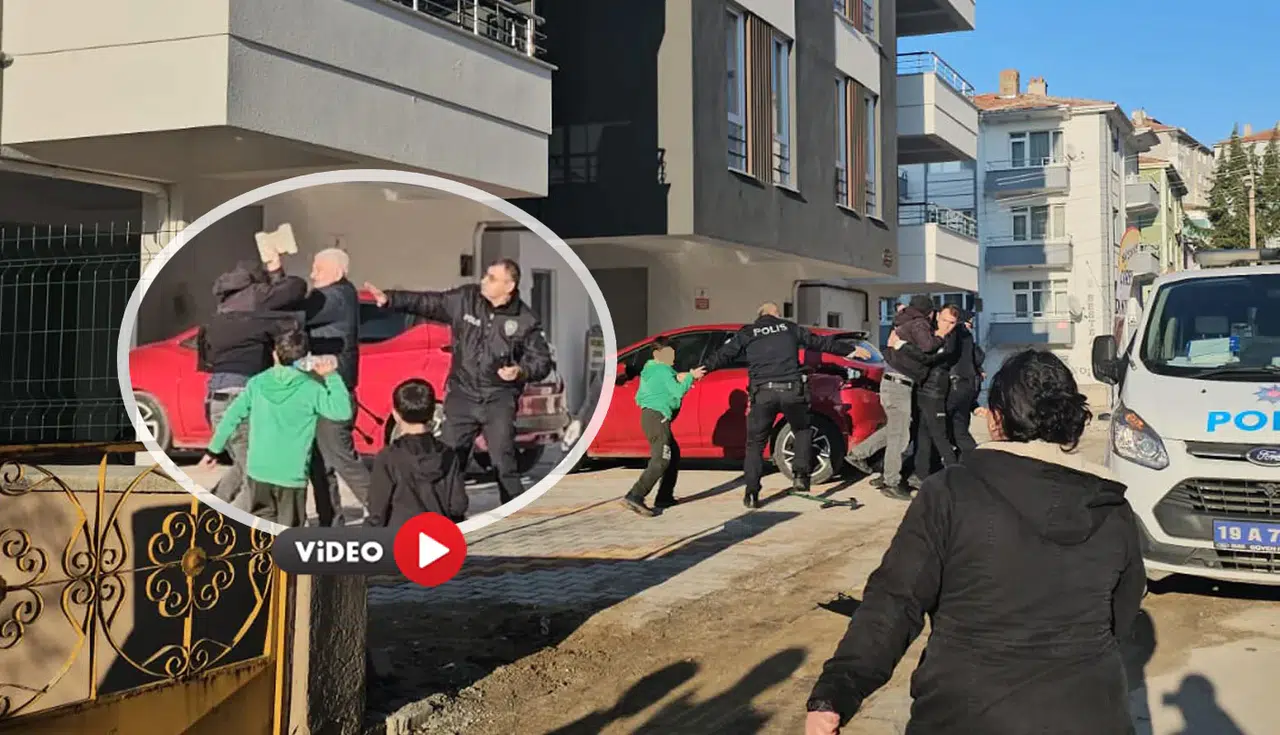 Ev Sahibinin Akrabası Kiracıya Böyle Saldırdı, O Anlar Kamerada!
