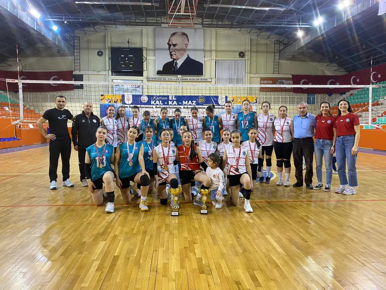 Küçük Kızlarda Voleybol Heyecanı Sona Erdi