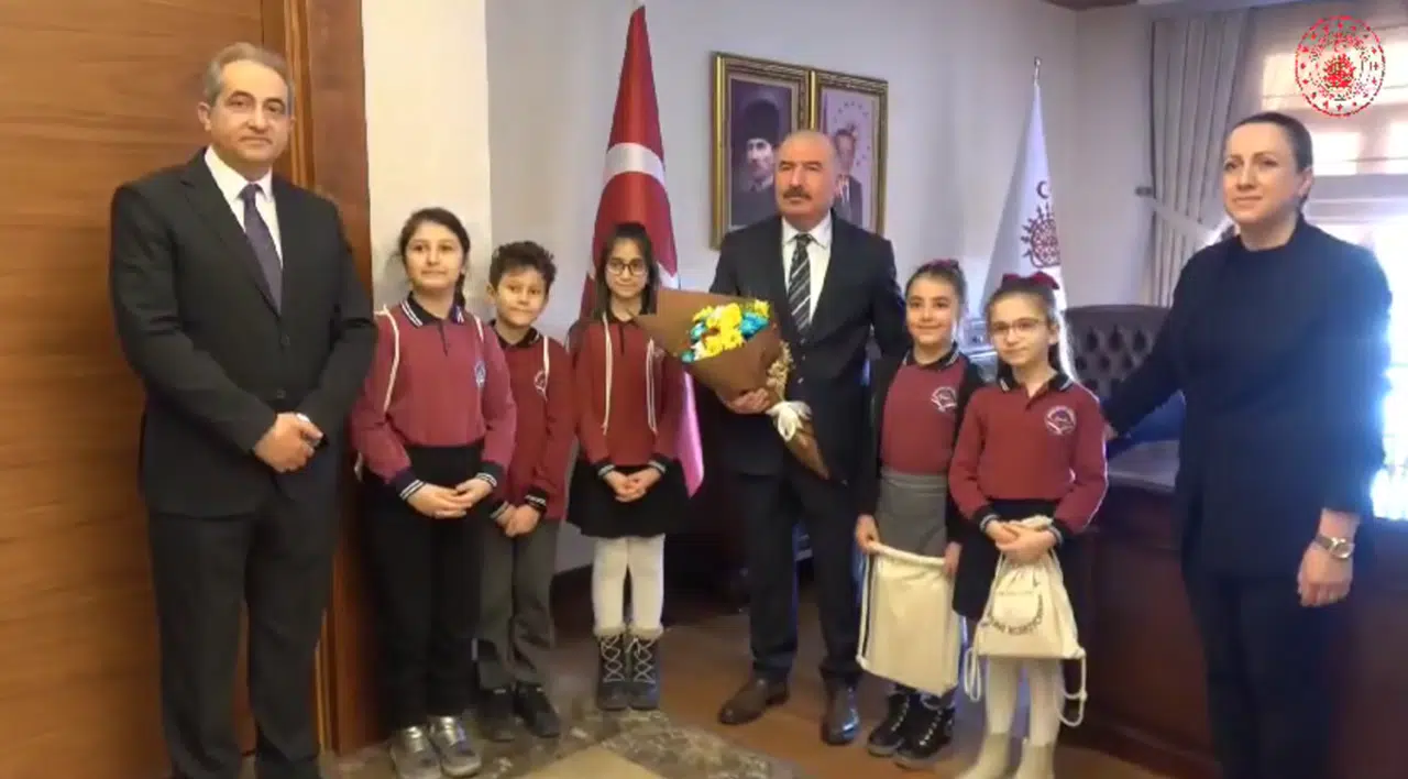 Minik Muhabirler Gazete Çıkardı
