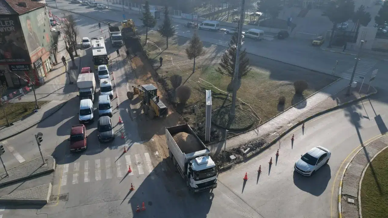 YEDAŞ Kavşağında Şerit Sayısı Artıyor