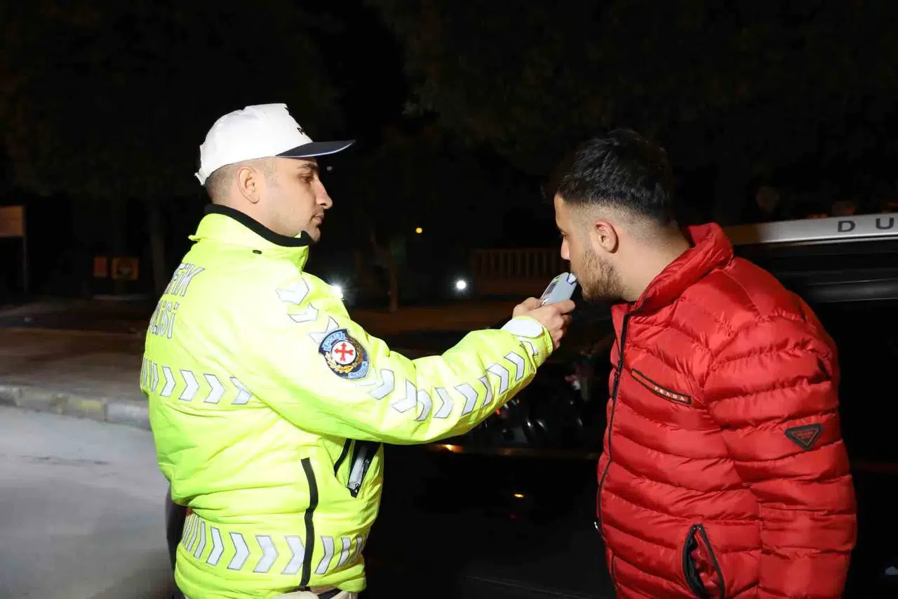 Adana’da 8 Bin 372 Polis ve Jandarmayla "Yılbaşı Huzur ve Güven" Kontrolü