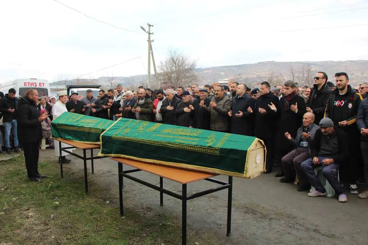 Amasya’daki Göçükte Hayatını Kaybeden 2 Kişi Son Seyahatine Uğurlandı