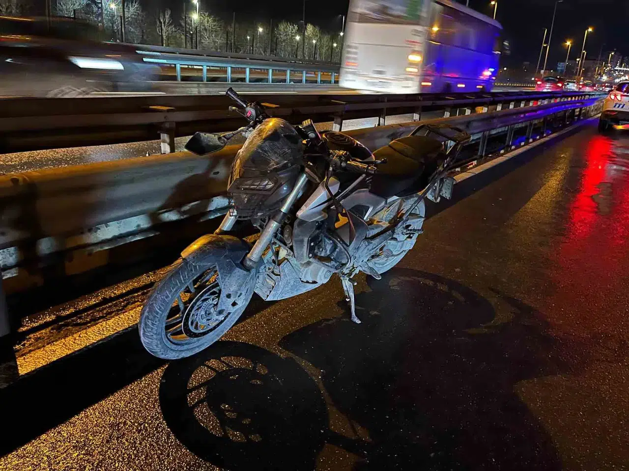 Avcılar E-5’te Motosiklet Kazası: 1 Polis Memuru Hayatını Kaybetti, 1’i İse Ağır Yaralandı