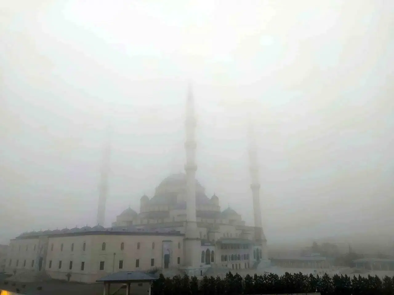 Başkent’te Sis Tesirli Oldu