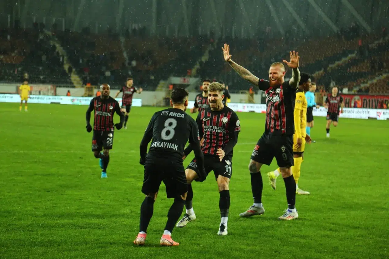 Çorum FK'de Yüzler Gülüyor: 3-1