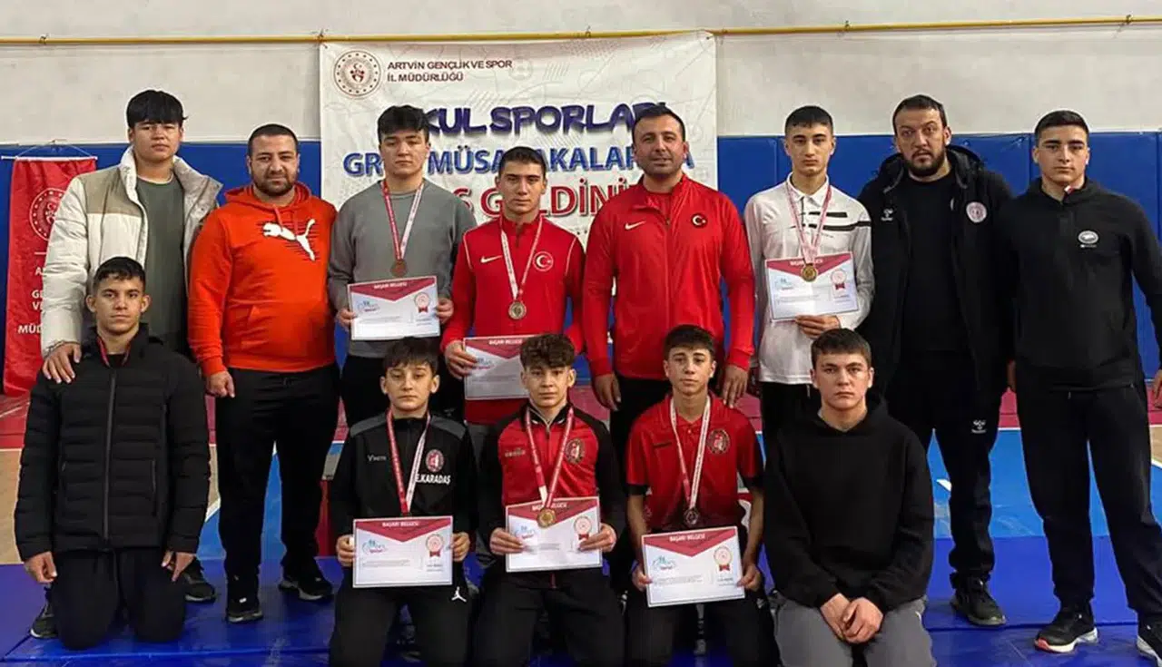 Çorumlu Güreşçiler Tokat Yolcusu