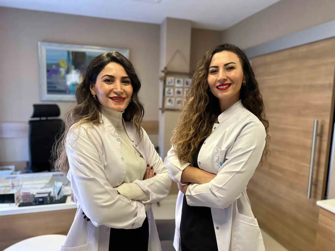 Doktor Kız Kardeşler Aynı Hastanede Şifa Dağıtıyor