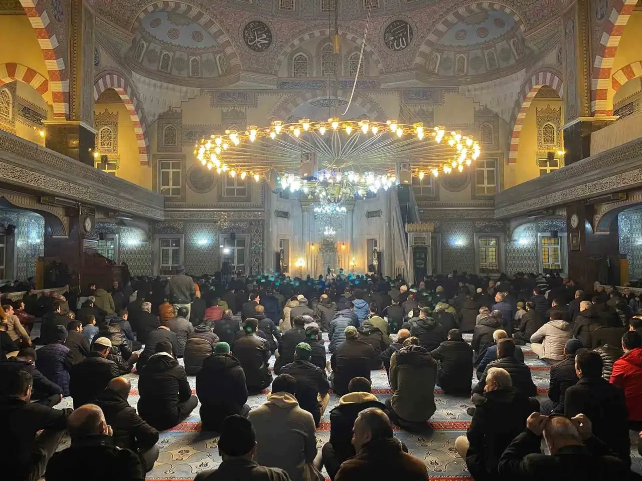 Elazığ’da Regaip Kandili Coşkusu