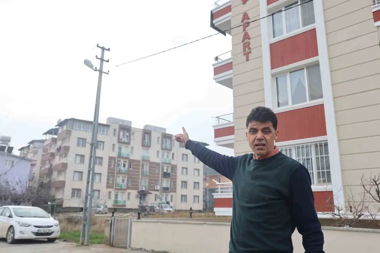Elektrik Tellerinde Yaşanan Patlama Paniğe Neden Oldu