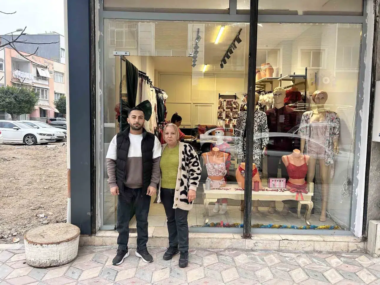 Enkazdan Kurtarılarak Hayata Tutunan Bayan, Evlatlarıyla Birlikte Hayalini Gerçekleştirdi
