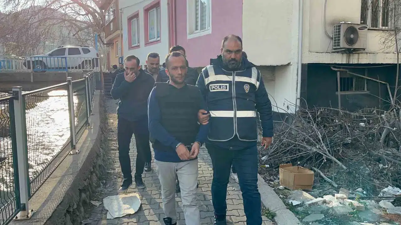 Ensesinden Yaralanan Bayan Altınları İçin Vurulmuş