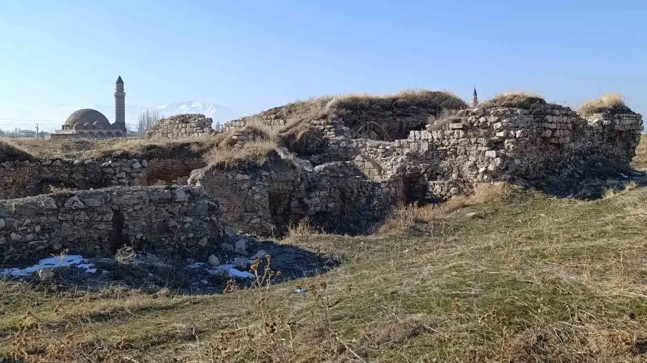 Eski Van Kenti Görkemli Geçmişine Kavuşuyor