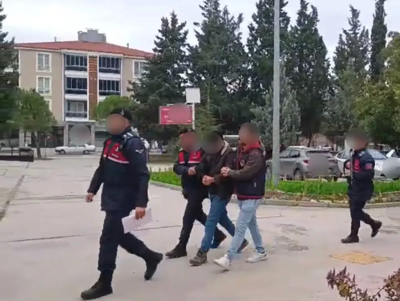 ’Gizli Servistenim’ Palavrasıyla 1 Milyon Dolandıran Düzmece Komiser İstanbul’daki Lüks Rezidansta Yakalandı